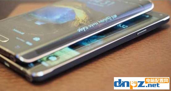 手機曲面屏和平面屏哪個好？曲屏直屏優缺點分析