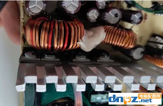 電腦主機里邊滋滋響（嘯叫）是什么回事？如何解決？