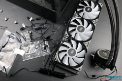 水冷冷排風扇方向吸風和吹風哪個散熱效果更好？